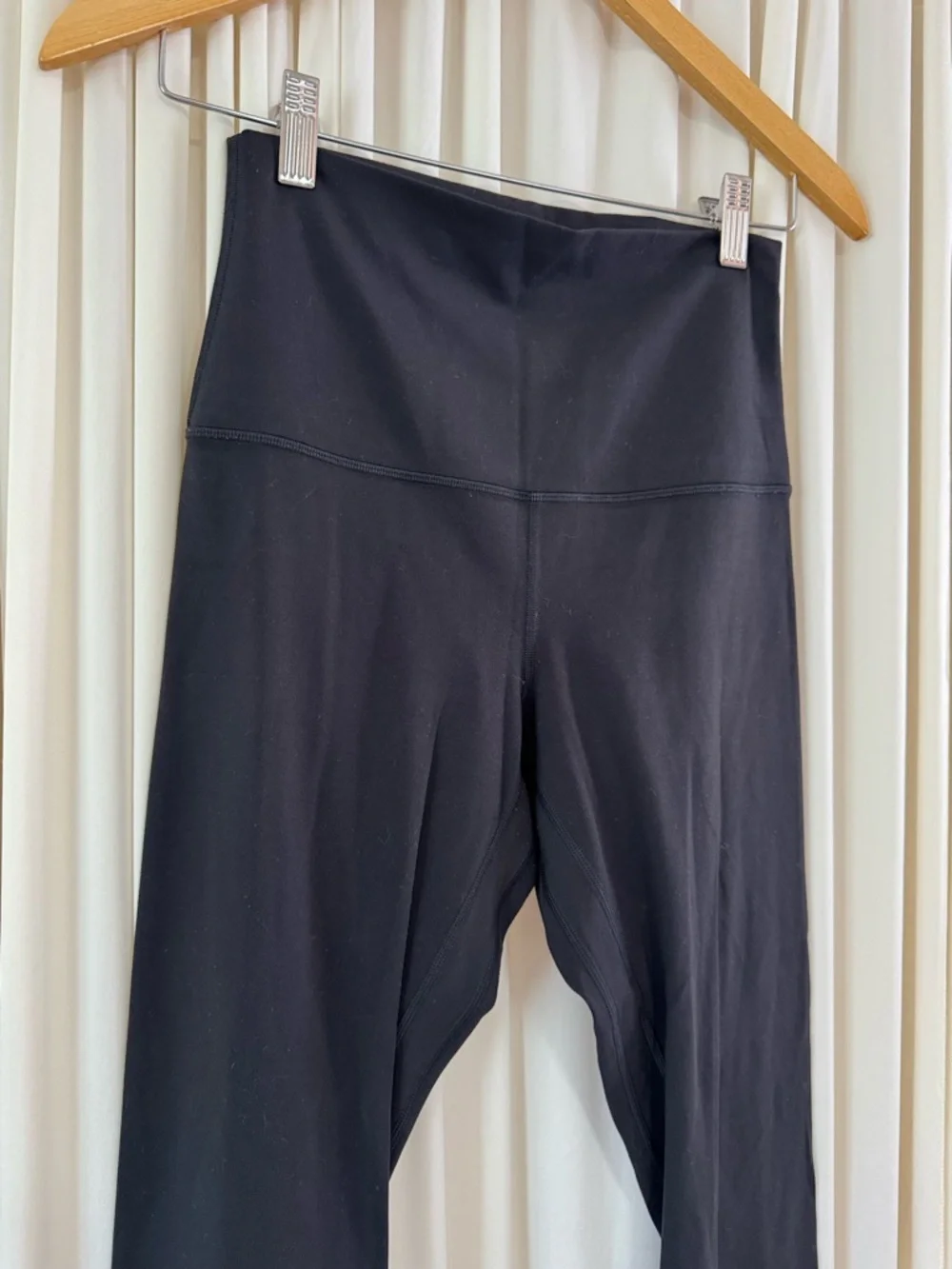 Lululemon Align Super High-Rise Crop 21" Black Capris Size 8 Activewear Pilates - Picture 4 of 7